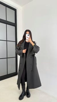 Gri Çizgi Detaylı Kuşaklı Astarlı Premium Uzun Trençkot GAUS-00120GAUSTRENÇKOTGAUS-00120