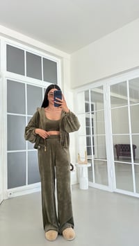 Yeşil Kapüşonlu Hırka Crop Beli Lastikli Pantolon 3'lü Kadife Takım GAUS-02033GAUSTAKIMGAUS-02033