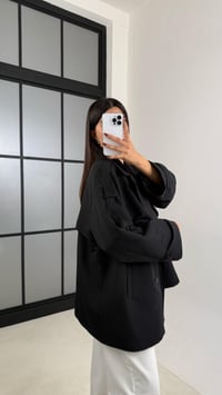 Siyah Astarlı Cep Detaylı Kuşaklı Kısa Trençkot GAUS-00192GAUSTRENÇKOTGAUS-00192