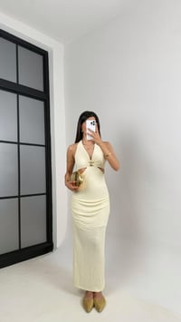 Ekru Boyundan Bağlamalı Astarlı Gold Yıldız Tokalı Dekolteli Bürümcük Elbise Gaus00582GausELBİSEGU1002356