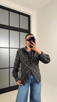Siyah Ön Düğme  Detaylı Kuşaklı Vatkalı Tasarım Gömlek GAUS-00769GAUSShirtGAUS-00769