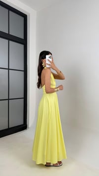 Sarı Boyundan Bağlamalı Astarlı Keten Elbise Gaus00627GausELBİSEGU1002463