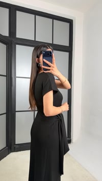 Siyah Bağlama Detaylı Modal Kumaş Elbise GAUS-01453GAUSELBİSEGAUS-01453