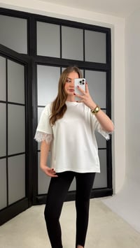 Beyaz Sırt Dantel Detaylı Tshirt GAUS-01256GAUSTshirtGAUS-01256