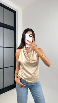 Taş Boyundan Bağlamalı Sırt Dekolteli Saten Bluz GAUS-008GAUSBLUZGAUS-008