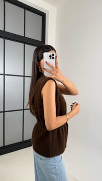 Acı Kahve Gold Düğmeli Yumuşak Dokulu Yelek GAUS-00150GAUSYELEKGAUS-00150