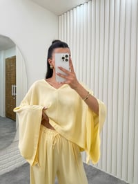 Sarı V Yaka Yarasa Kol Üst Beli Lastikli Pantolon Keten Takım Gaus00304GausTAKIMGU1001699