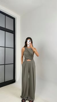 Haki Oys Muadil Dekolteli Beli Lastikli Cepli Modal Kumaş Tulum Gaus00648GausTULUMGU1002507