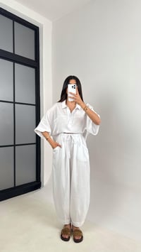 Beyaz Polo Yaka Yarasa Kol Bluz Şalvar Pantolon Md Muadil Premium Keten Takım Gaus00542GausTAKIMGU1002263