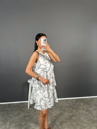 Dare Beyaz Desenli Sıfır Kol Fırfırlı Şifon Muadil ElbiseGausELBİSEGU008684
