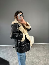 Siyah Kapüşonlu Deri İçi Kürklü Kapüşonlu Mont GausMONTGU002851