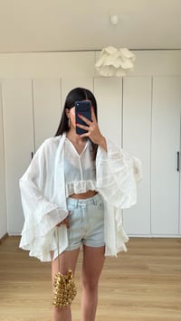 Beyaz Şal Detaylı Fırfırlı Bluz GAUS-01597GAUSالبلوزات GAUS-01597