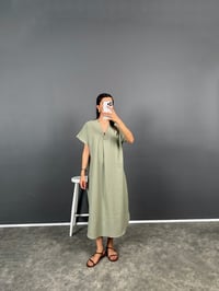Anita Haki V Yaka Premium Midi Keten ElbiseGausELBİSEGU008687