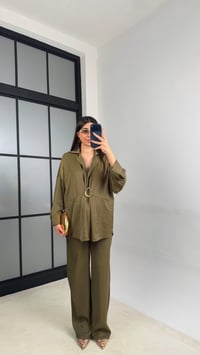 Yağ Yeşili Gold Tokalı Gömlek Beli Lastikli Pantolon Saten Takım GAUS-01116GAUSTAKIMGAUS-01116
