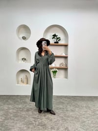 Emily Haki V Yaka Beli Büzgülü Raşel Kumaş ElbiseGausELBİSEGU00903503