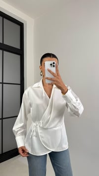 Beyaz Önden Bağlama Detaylı Saten Gömlek GAUS-0073GAUSShirtGAUS-0073