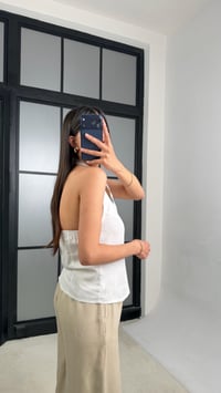 Ekru Boyundan Bağlamalı Düğmeli Keten Bluz GAUS-01422GAUSBLUZGAUS-01422