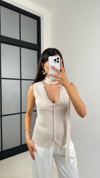 Taş Boyun Bağlama Detaylı Düğmeli Dantel Yakalı Triko Bluz GAUS-00100GAUSBLUZGAUS-00100