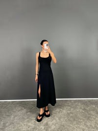 Uxor Siyah Askılı Yırtmaçlı Uzun ZR Model Keten ElbiseGausELBİSEGU008660