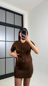 Kahve Kısa Kol Düğmeli Bluz Beli Lastikli Etek İkili Triko Takım GAUS-00822GAUSTAKIMGAUS-00822