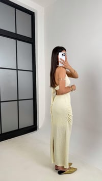 Ekru Boyundan Bağlamalı Astarlı Gold Yıldız Tokalı Dekolteli Bürümcük Elbise Gaus00582GausELBİSEGU1002356