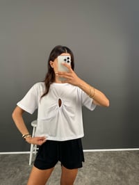 Beyaz Sis Önden Dekolteli Tshirt GausTSHIRTGU008324