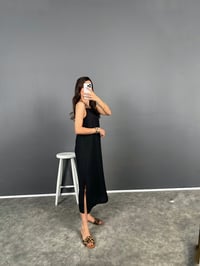 North Siyah Askılı Sıfır Kol Yırtmaçlı Uzun Keten ElbiseGausELBİSEGU008700