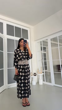 Çok Renkli Desenli Yırtmaç Detaylı Tasarım Elbise GAUS-01822GAUSELBİSEGAUS-01822