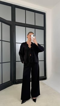 Siyah Nakışlı Önden Bağlamalı Gömlek Beli Lastikli Pantolon İkili Takım GAUS-01196GAUSTAKIMGAUS-01196