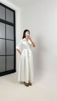 Beyaz Önü Düğmeli Kuşaklı Poplin Elbise Gaus00369GausELBİSEGU1001859