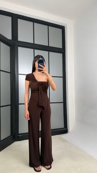 Acı Kahve Asimetrik Bağlama Detaylı Bluz Beli Lastikli Pantolon Sandy Kumaş Takım GAUS-01509GAUSSuitsGAUS-01509