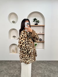Tirel Camel Leopar Desenli Peluş Tasarım CeketGausCEKETGU00903745