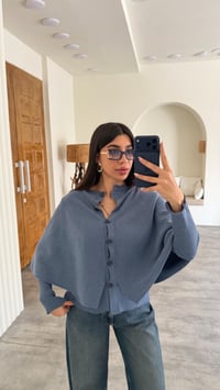 Mavi Pelerin Detaylı Düğmeli Tasarım Triko Hırka GAUS-00852GAUSHIRKAGAUS-00852