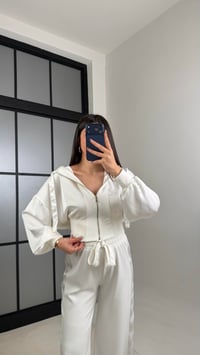 Beyaz Saten Detaylı Hırka Beli Lastikli Pantolon Tasarım Takım GAUS-01096GAUSTAKIMGAUS-01096