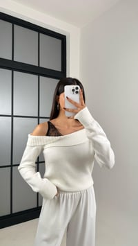 Ekru Dantel Detaylı Omzu Açık Triko Kazak GAUS-00205GAUSKAZAKGAUS-00205