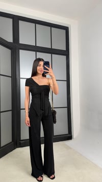 Siyah Asimetrik Bağlama Detaylı Bluz Beli Lastikli Pantolon Sandy Kumaş Takım GAUS-01509GAUSSuitsGAUS-01509