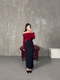 Alisa Bordo Siyah Kayık Yaka ElbiseGausELBİSEGU10028