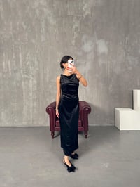 Tilova Siyah Kadife Büzgülü ElbiseGausELBİSEGU00904245