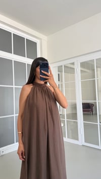 Kahve Halter Yaka Dantel Detaylı Astarlı Elbise GAUS-01710GAUSELBİSEGAUS-01710