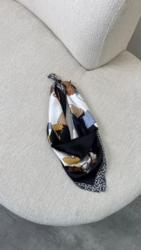 Siyah Puantiyeli Çanta Desenli Fular GAUS-00335GAUSŞal & FularGAUS-00335