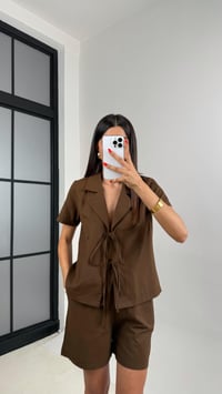 Kahve Önden Bağlamalı Gömlek Beli Lastikli Şort İkili Keten Takım GAUS-0028GAUSTAKIMGAUS-0028