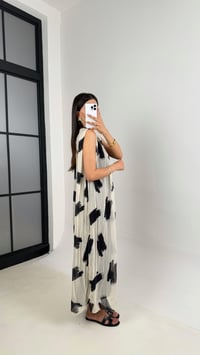 Taş Siyah Desenli Sırt Bağlamalı Astarlı Kırışık Kumaş Elbise Gaus00642GausELBİSEGU1002494