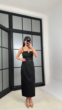 Siyah Gold Toka Detaylı Kemerli Ayarlanabilir Askılı Elbise GAUS-01403GAUSELBİSEGAUS-01403