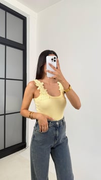 Sarı Çiçek Dantel Nakışlı Basic Atlet GAUS-0060GAUSBLUZGAUS-0060