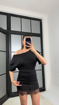 Siyah Yan Drape Detaylı Basic Bluz GAUS-01317GAUSBLUZGAUS-01317