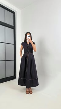 Lacivert Önü Düğmeli Kuşaklı Kırmızı Şerit Detaylı Cepli Elbise Gaus00358GausELBİSEGU1001828