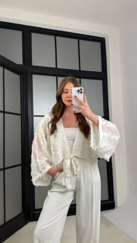 Ekru Püsküllü Bağlama Detaylı Kimono GAUS-01277GAUSHIRKAGAUS-01277