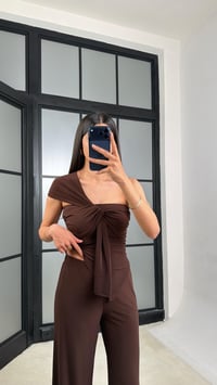 Acı Kahve Asimetrik Bağlama Detaylı Bluz Beli Lastikli Pantolon Sandy Kumaş Takım GAUS-01509GAUSSuitsGAUS-01509