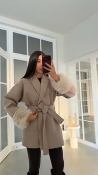 Vizon Astarlı Kolu Kürklü Kuşaklı Kaşe Kaban GAUS-02268GAUSKABANGAUS-02268