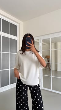 Ekru Sırt Kalp Nakışlı Tasarım Tshirt GAUS-01647GAUSTshirtGAUS-01647